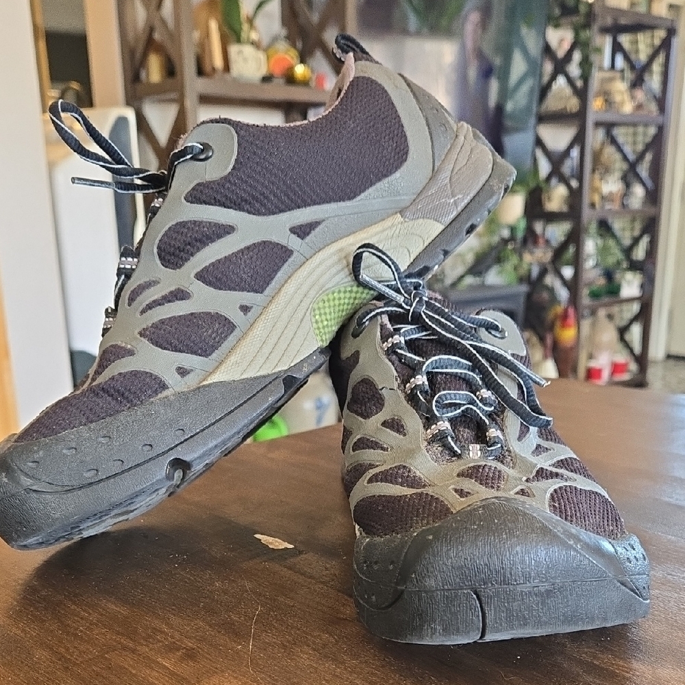 Keen Shellback Hiking Sneaker Keen Dry Tech Womens Size 11 Gray And Black